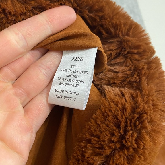 Kendall and Kylie Cozy Faux Fur Puffer Jacket - Picture 4 of 4